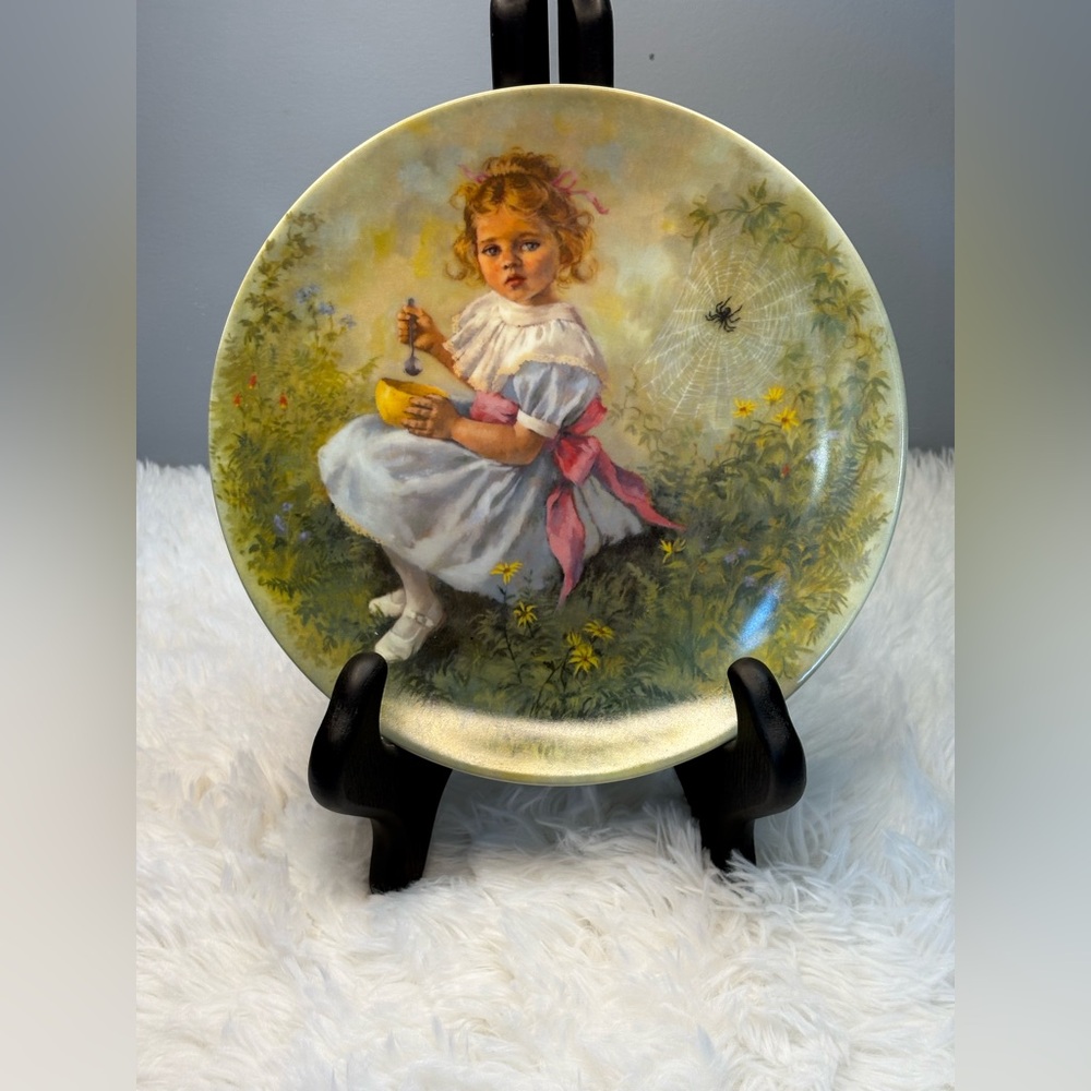 Vintage 1981 Reco Intl - "Little Miss Muffet" Collectors' Plate - Plate # 15687K